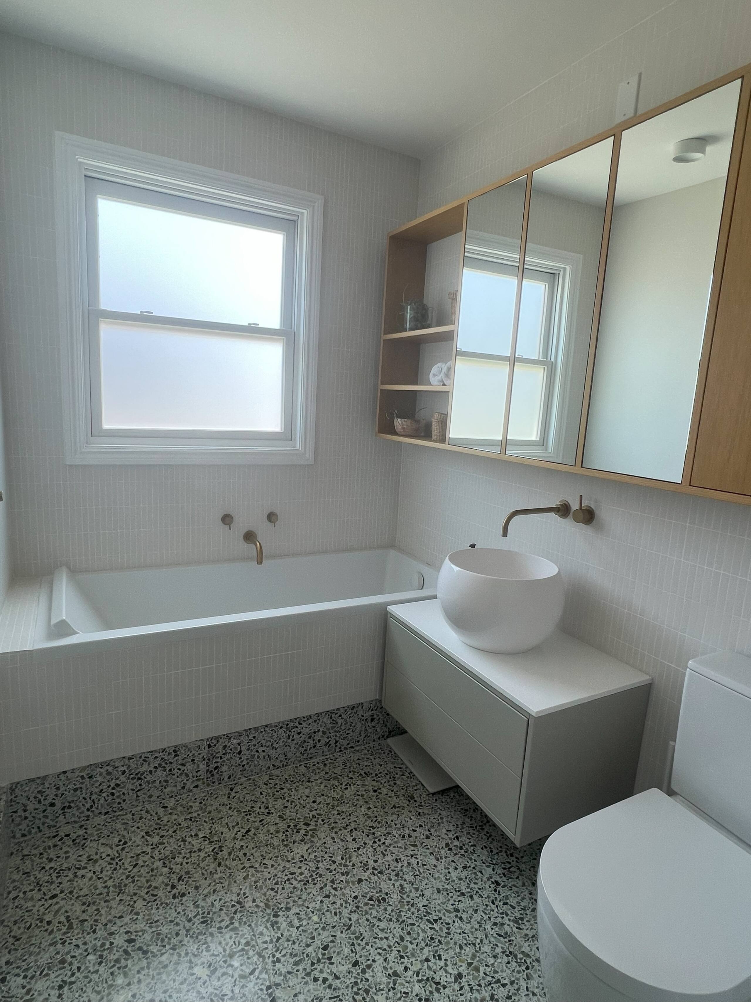 Home in San Francisco · ★4.95 · 3 bedrooms · 3 beds · 2 baths - Image 11