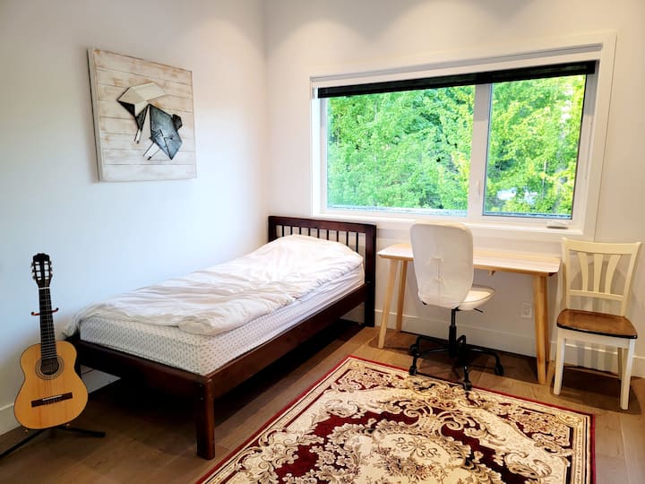 غرفة نوم 2 بسرير واحد.