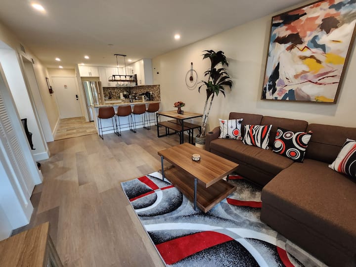 Classy & Comfortable Condo W/parking, Gym &  Pool - Hilton Head Island, SC