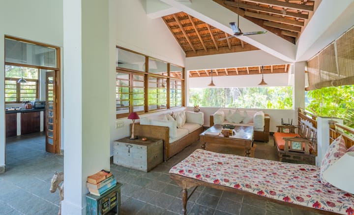 Villa Rohini Treetop Alfresco Open-Plan Living-Dining Area