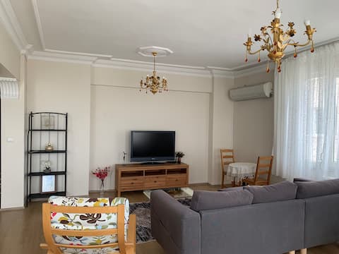 Tam merkezde, geniş ve konforlu