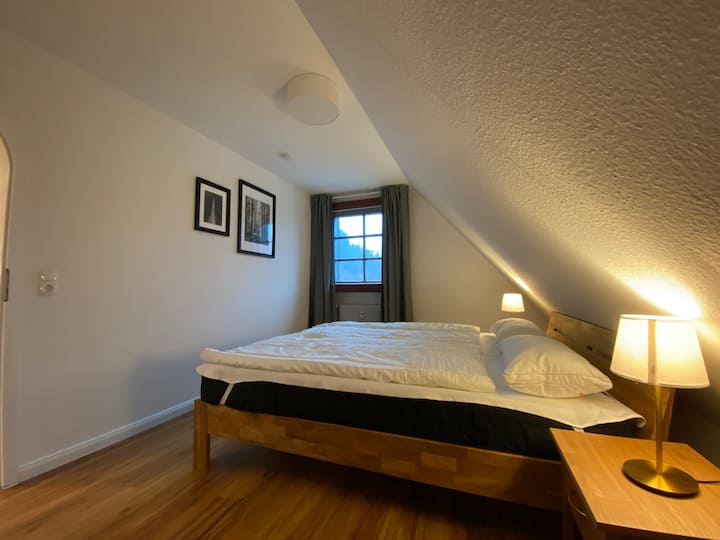 Спалня 2, легло 160 см х 200 см 