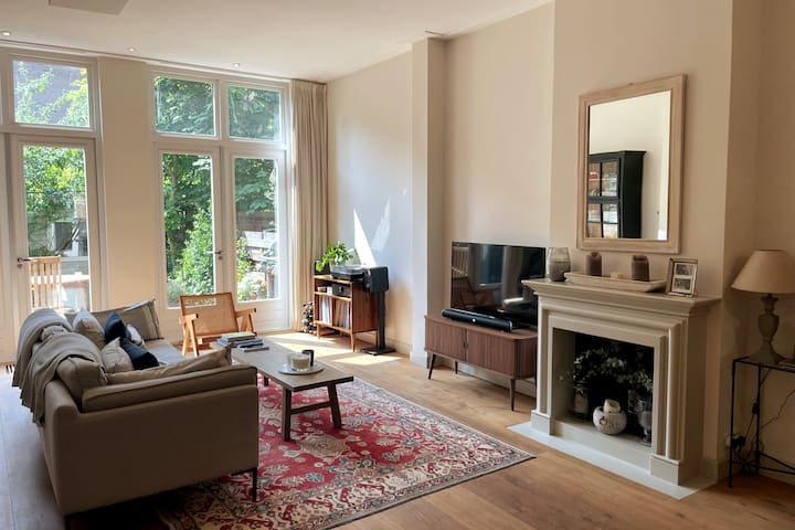 Stylish home with sunny garden near Vondelpark