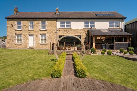 Idyllic Farmhouse (The perfect retreat)