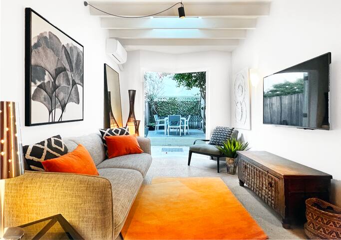 Cosy Cottage. 2 Bedrooms. Great location.