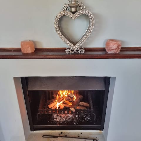 Large Comfortable Family home with Fireplace