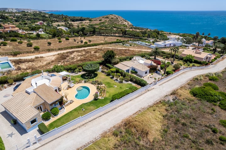 Villa Cama da Vaca in Algarve - Houses for Rent in Praia da Luz, Faro  District, Portugal - Airbnb