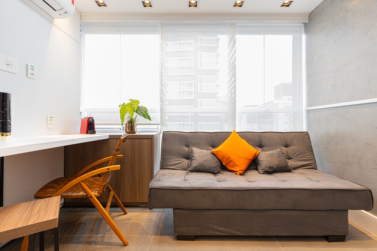 Имајте предвид дека: нема затемнување во овој дел од каучот.