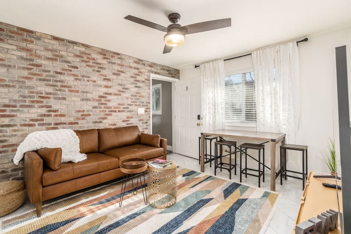 2 Cozy Condos In The Heart Of Short North/OSU