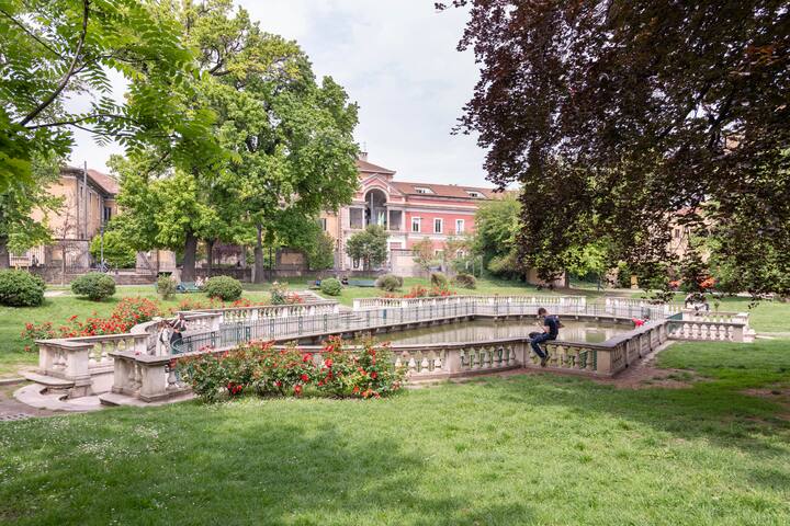 Milano Classy Heritage Home: city center, 4BDR gallery image 3