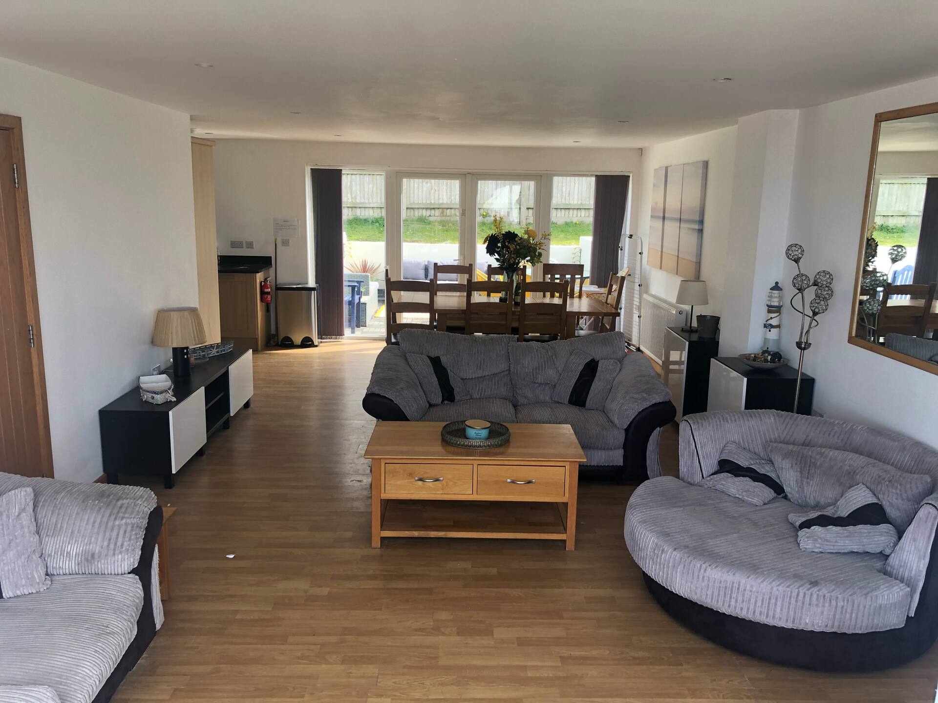 4 bed house 5 min to the beach — foto 3