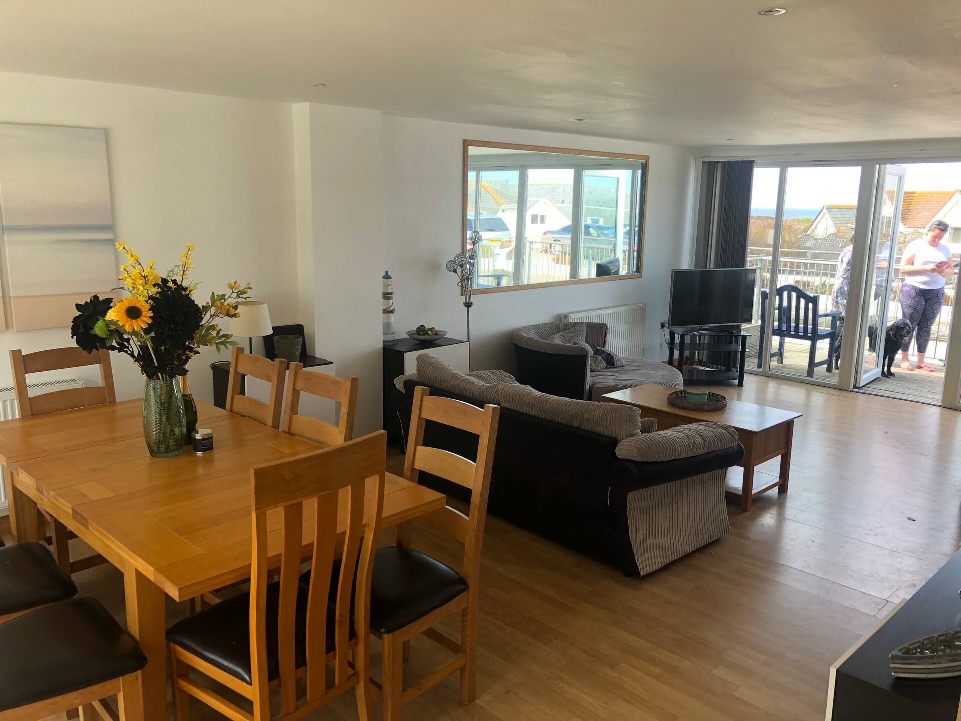 4 bed house 5 min to the beach