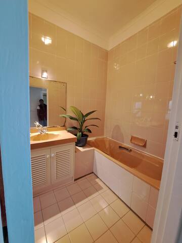 Camps Bay Beachfront Apartment gallery image 5