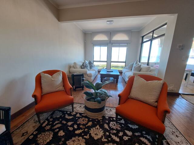 Camps Bay Beachfront Apartment gallery image 2