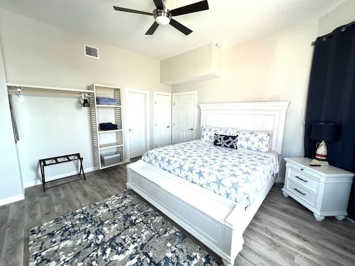 Cozy Retreat Fun In The Sun Hideaway Endless Charm - Galveston, TX