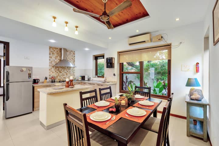 Fully equipped modern kitchen for your use.