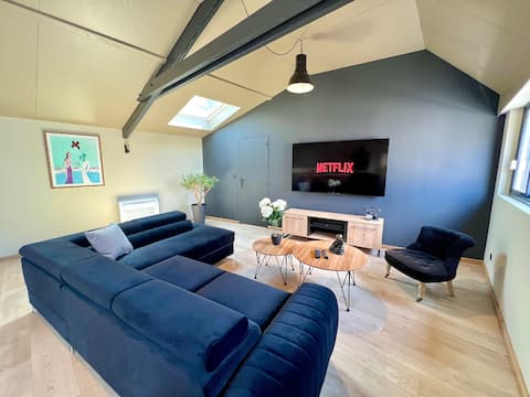 Popular Airbnb listing: *Loft Manhattan* in Nevers