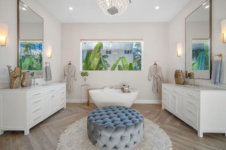 Villa Rio Luxury Pool & GameRoom gallery image 3