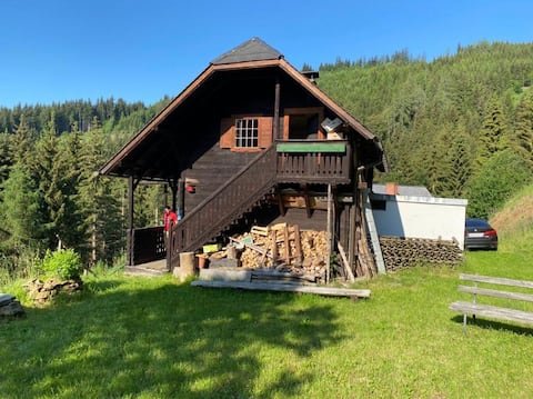 Quaint mountain hut (self-catering)