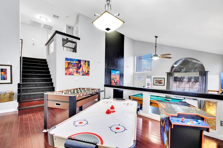 Vegas-Themed | Jetted Spa-Pool Table-Near Strip!