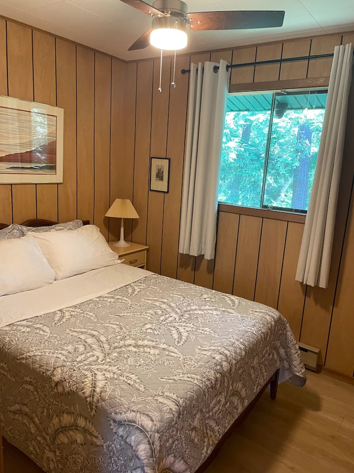 غرفة النوم رقم2 - سرير بحجم كبير