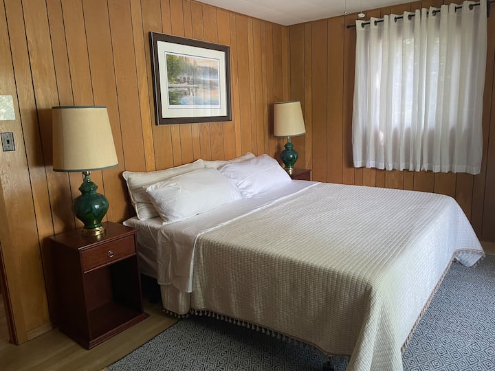 غرفة النوم رقم4 -  سرير كبير