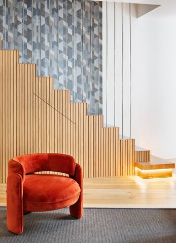 New-Beautiful Rooftop Apartment gallery image 2