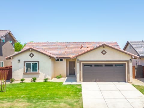 Brand new home in Brawley! 2