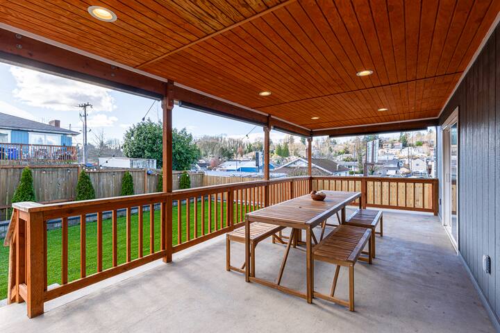 Luxurious 5 Bedroom Home with A/C & EV Charger gallery image 4