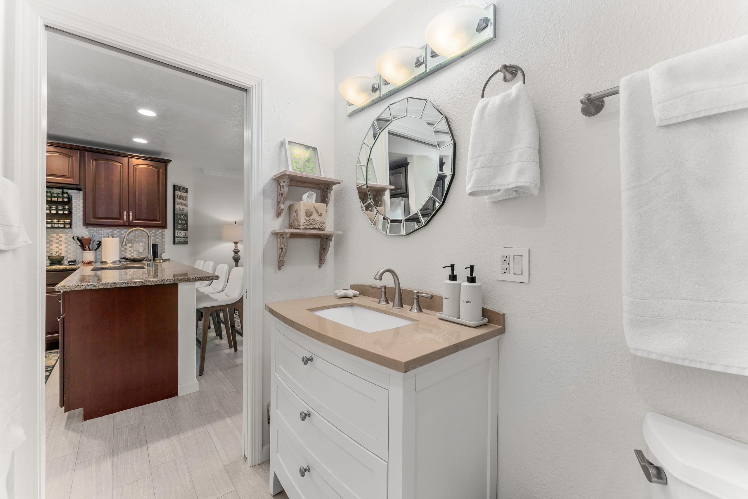 Condo in Kihei · ★4.98 · 2 bedrooms · 2 beds · 2 baths - Image 12