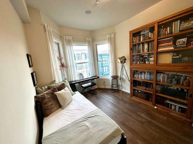 Golden Gate View Penthouse gallery image 5