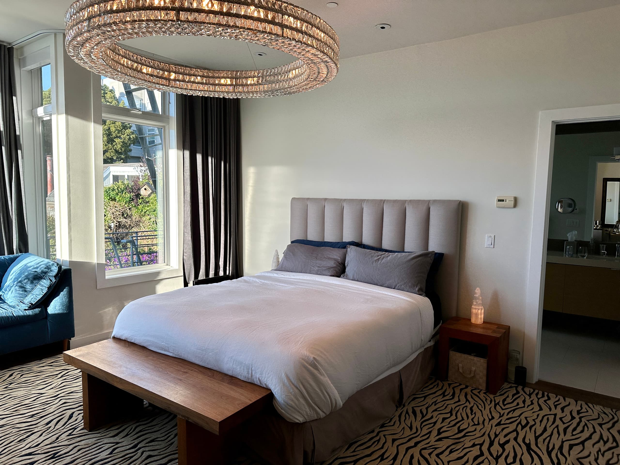 Condo in San Francisco · ★5.0 · 4 bedrooms · 4 beds · 3.5 baths - Image 16