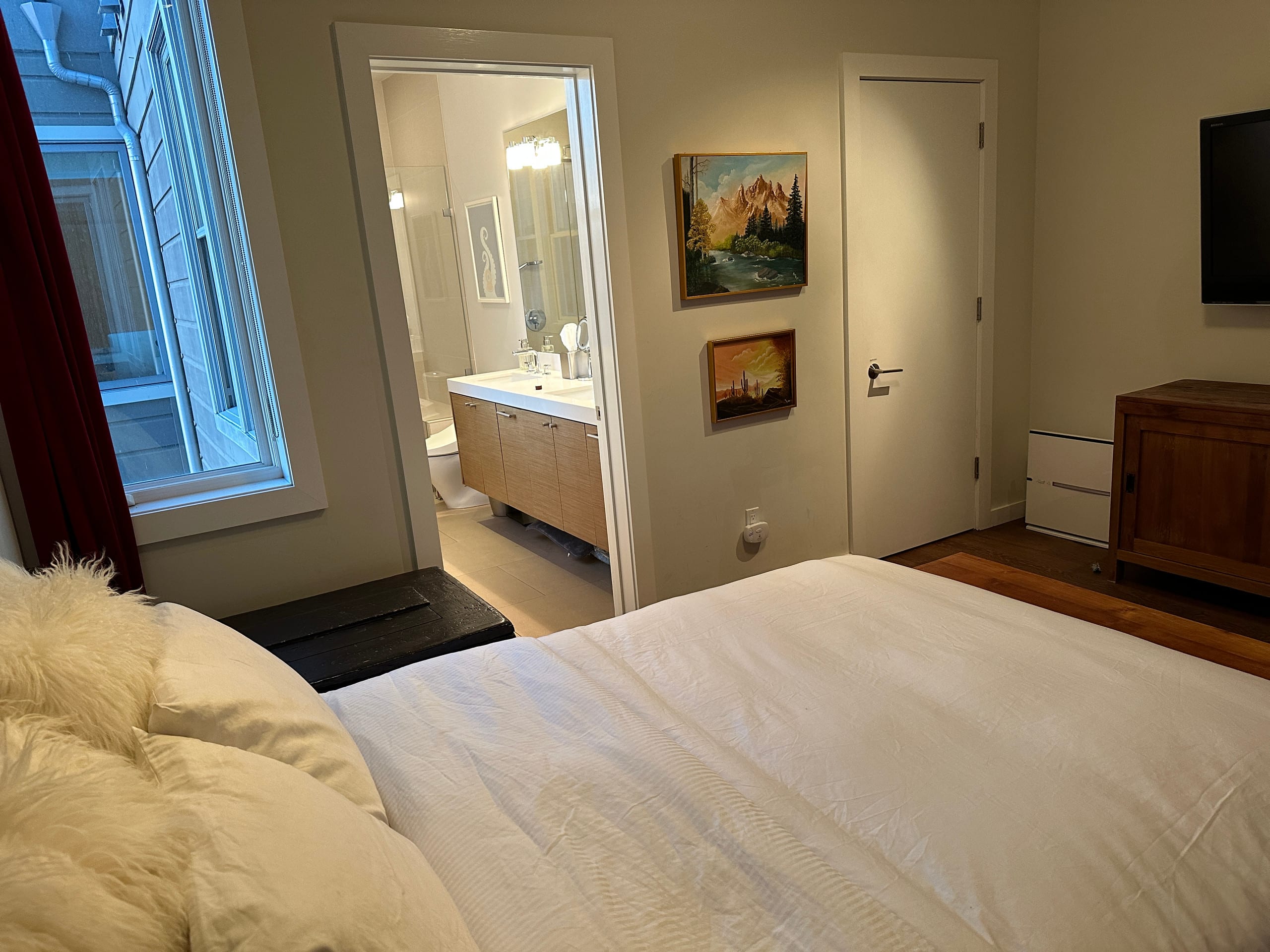 Condo in San Francisco · ★5.0 · 4 bedrooms · 4 beds · 3.5 baths - Image 18