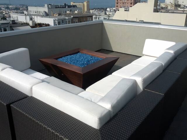 Golden Gate View Penthouse gallery image 3
