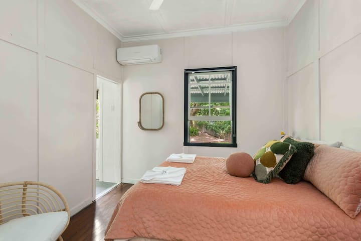 Queen Room 1