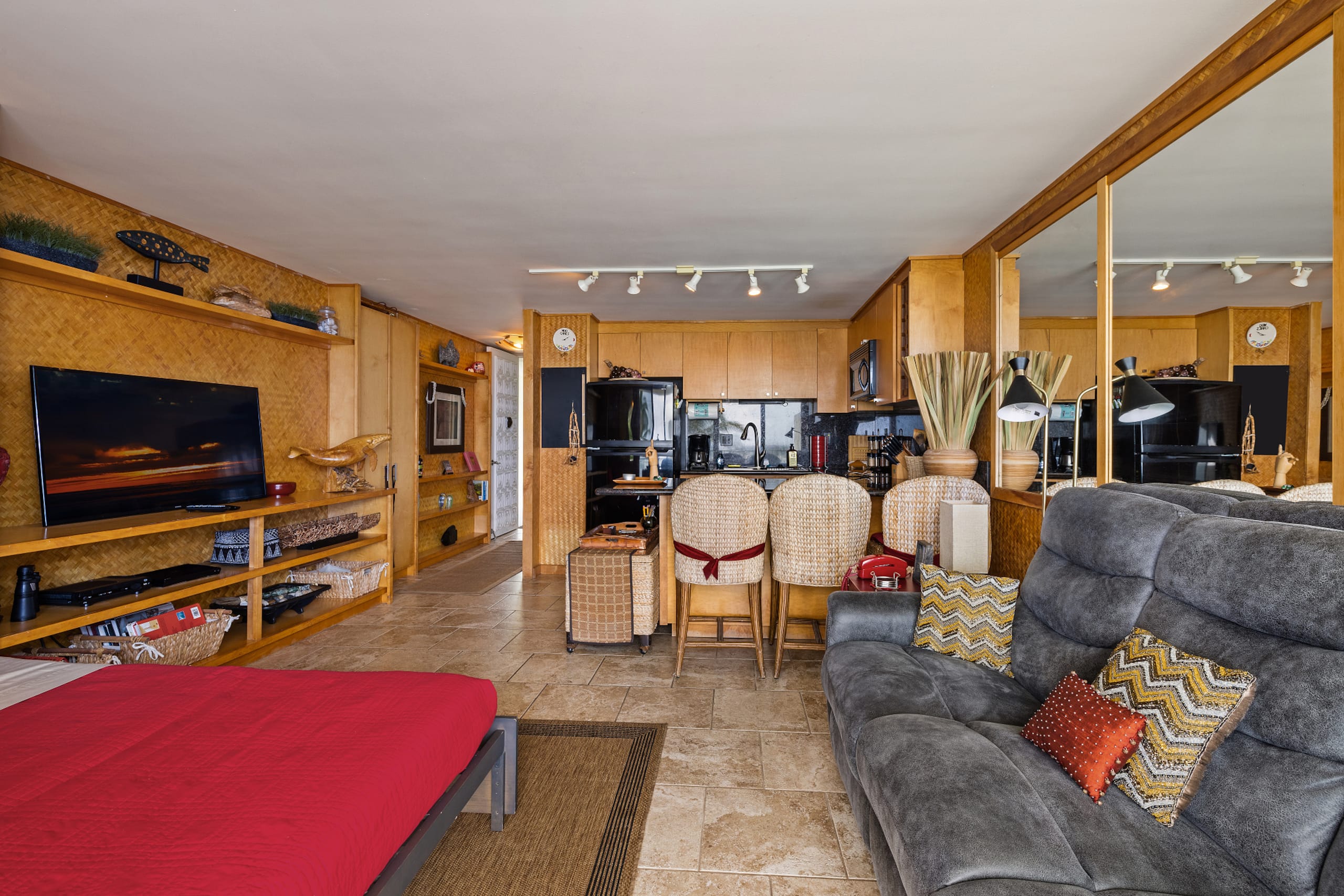 Ocean view, Sleeps 4, AC, Beautiful Beach, Wi-Fi - Image 8