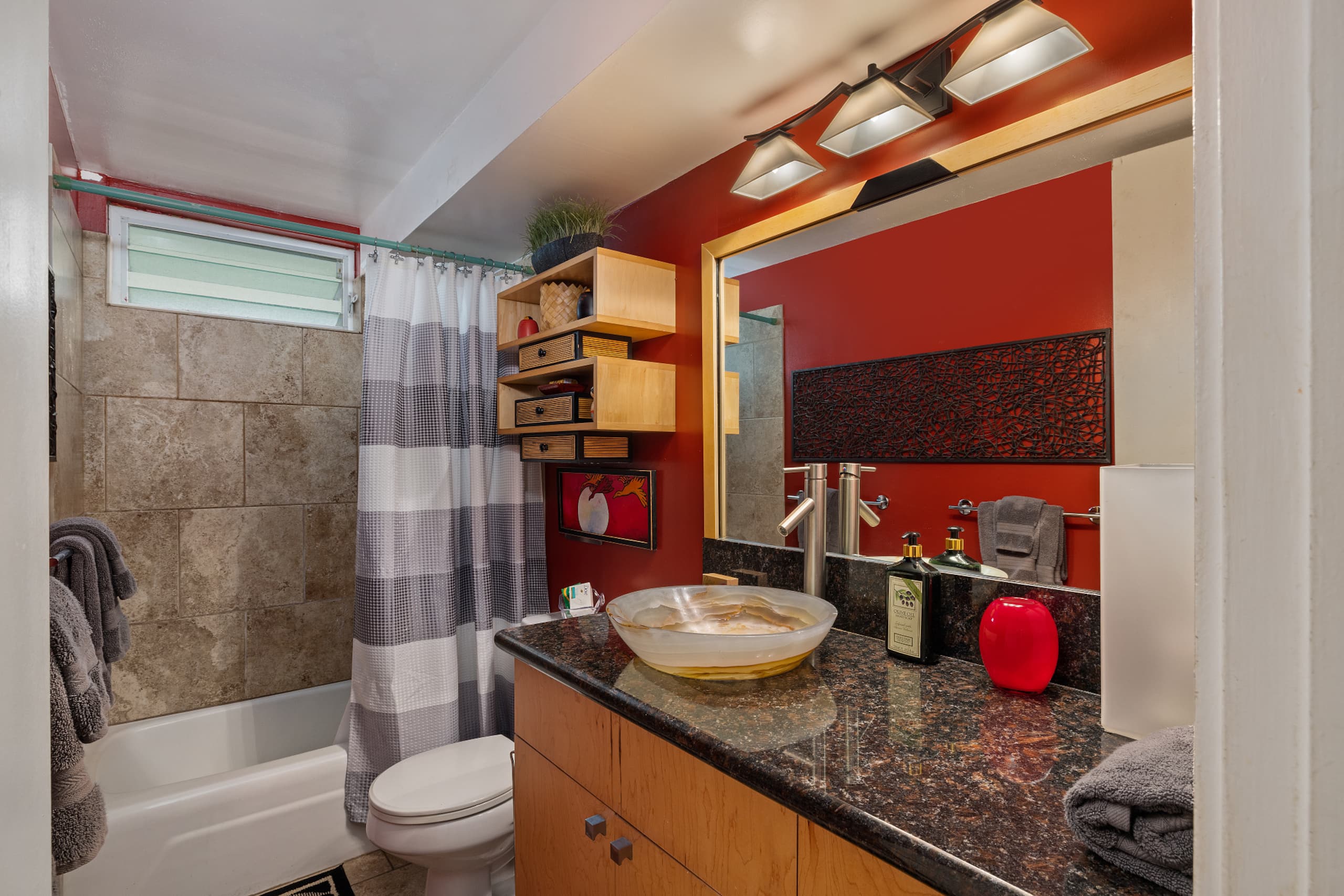 Ocean view, Sleeps 4, AC, Beautiful Beach, Wi-Fi - Image 15