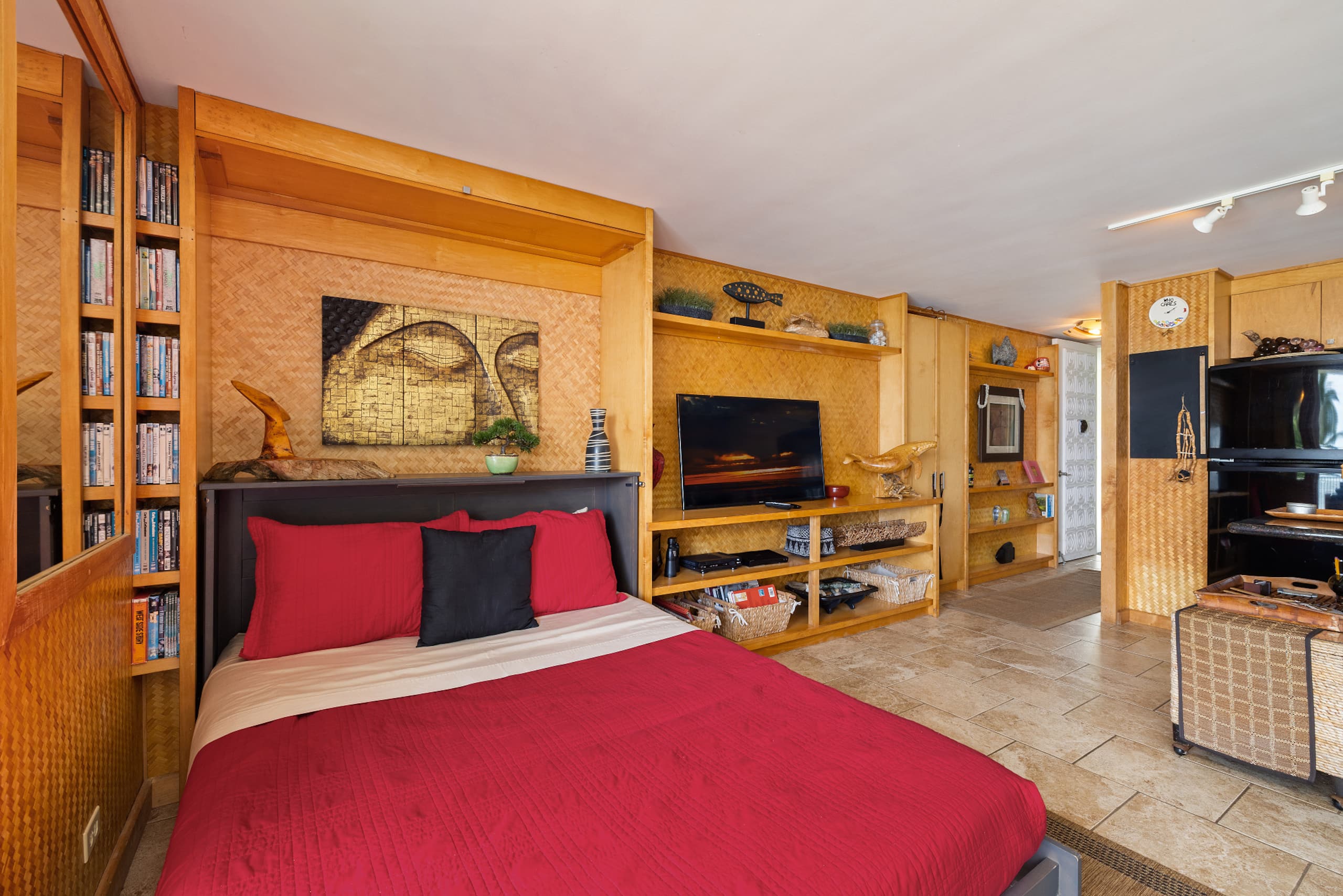 Ocean view, Sleeps 4, AC, Beautiful Beach, Wi-Fi - Image 2