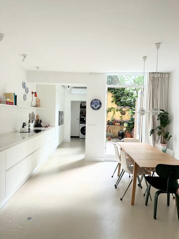 Family apartment next to Vondelpark gallery image 2