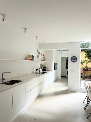 Family apartment next to Vondelpark gallery image 4