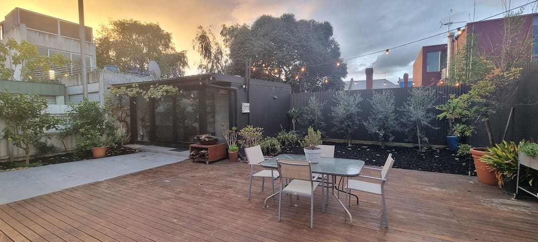 Richmond Delights – 4 Bedroom Duplex gallery image 2