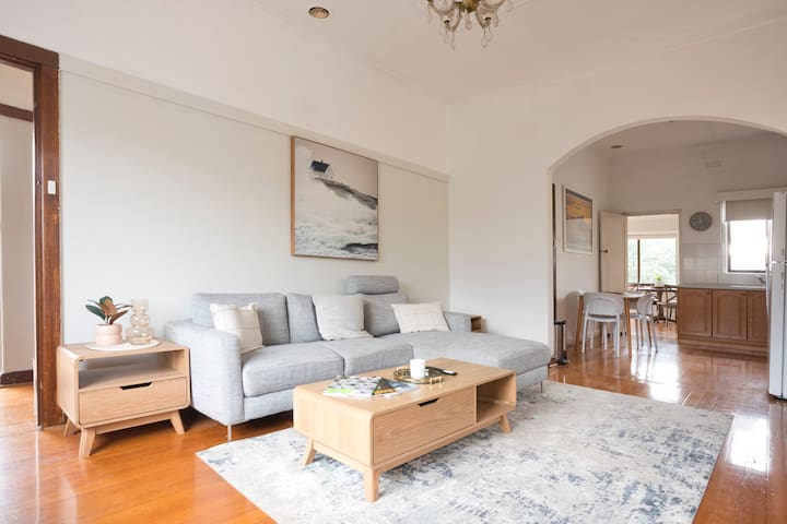 Richmond Delights – 4 Bedroom Duplex