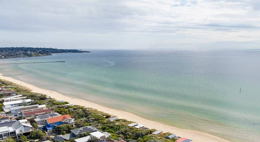 Luxe beachside heritage home gallery image 2