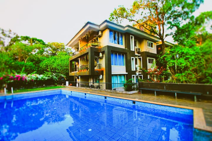 Elegant 4bhk stay with pool near beaches (2BHKX2)