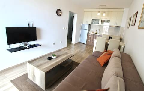 Top performing Airbnb: 1bd Sea View Apt in Veliki Pjesak w/ Balcony Mula in Pečurice