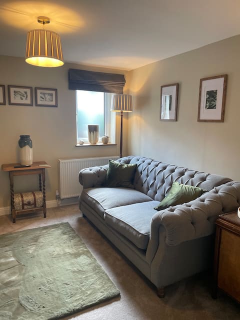 Top performing Airbnb: Quiet Rural Escape near M6 | Fast Wi-Fi & Parking in Cheshire