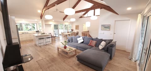 Top performing Airbnb: Freddy Sunshine at Pearly in Central Coast Council