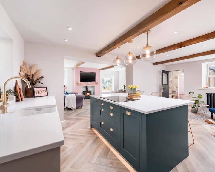 Family Farmhouse - Peak District National Park - Glossop