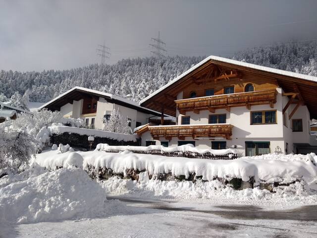 Entire home with 3 bedrooms in Seefeld & Ehrwald - Great Alpine high quality Apartment Claudia
