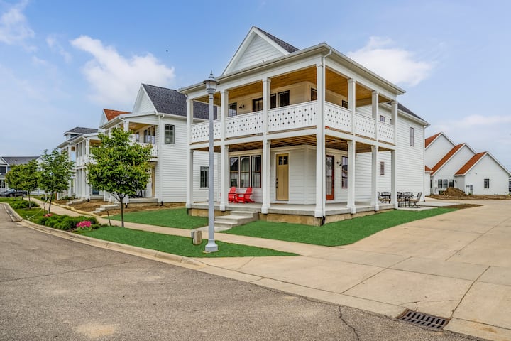 High End Home W/ Waterviews & Pool! 7nightminimum - Benton Harbor